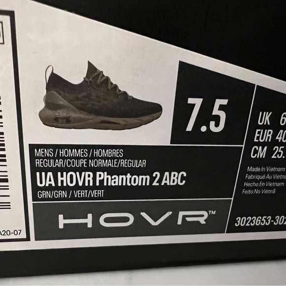 Under Armour fits size 8.5-9 women - camo HOVR - Picture 6 of 10